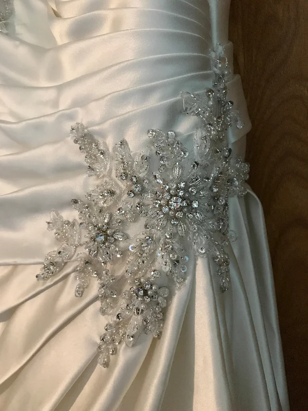 Exclusive Preview Bonny Ivory